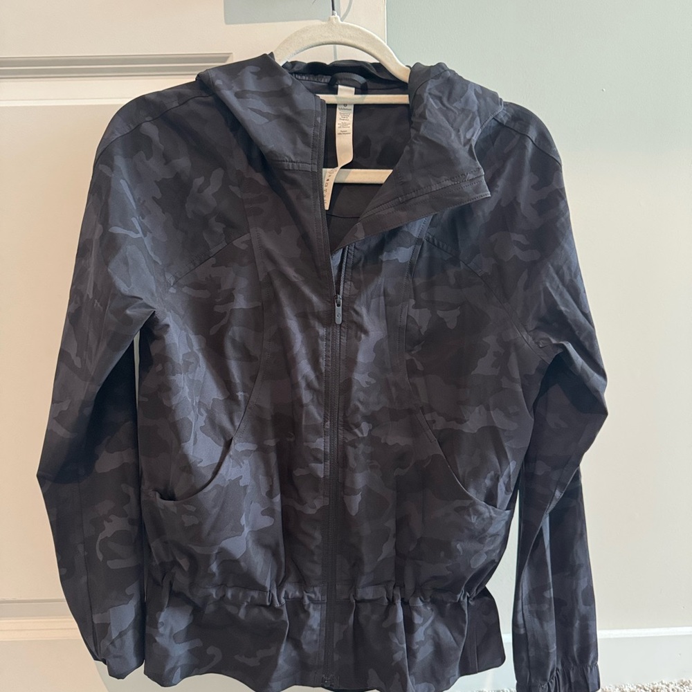 Lululemon rain jacket Black Camouflage Hooded Jacket